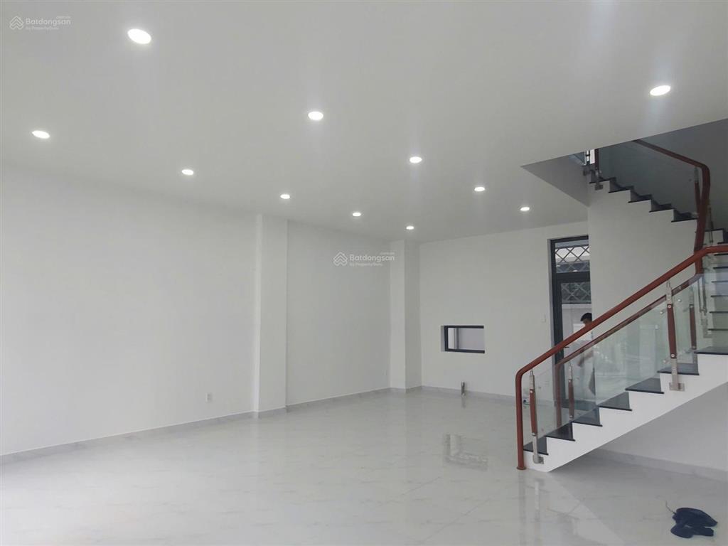 Hùng cát lái  bán nhà phố lavila 2, dt 7x17m, 1 trệt 3 lầu, nhà hoàn thiện 3 pn, 4 wc, shr, 12 tỷ