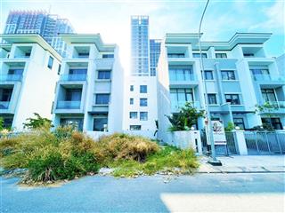 Hùng cát lái  bán nhà phố lavila 2, dt 7x17m, 1 trệt 3 lầu, nhà hoàn thiện 3 pn, 4 wc, shr, 12 tỷ