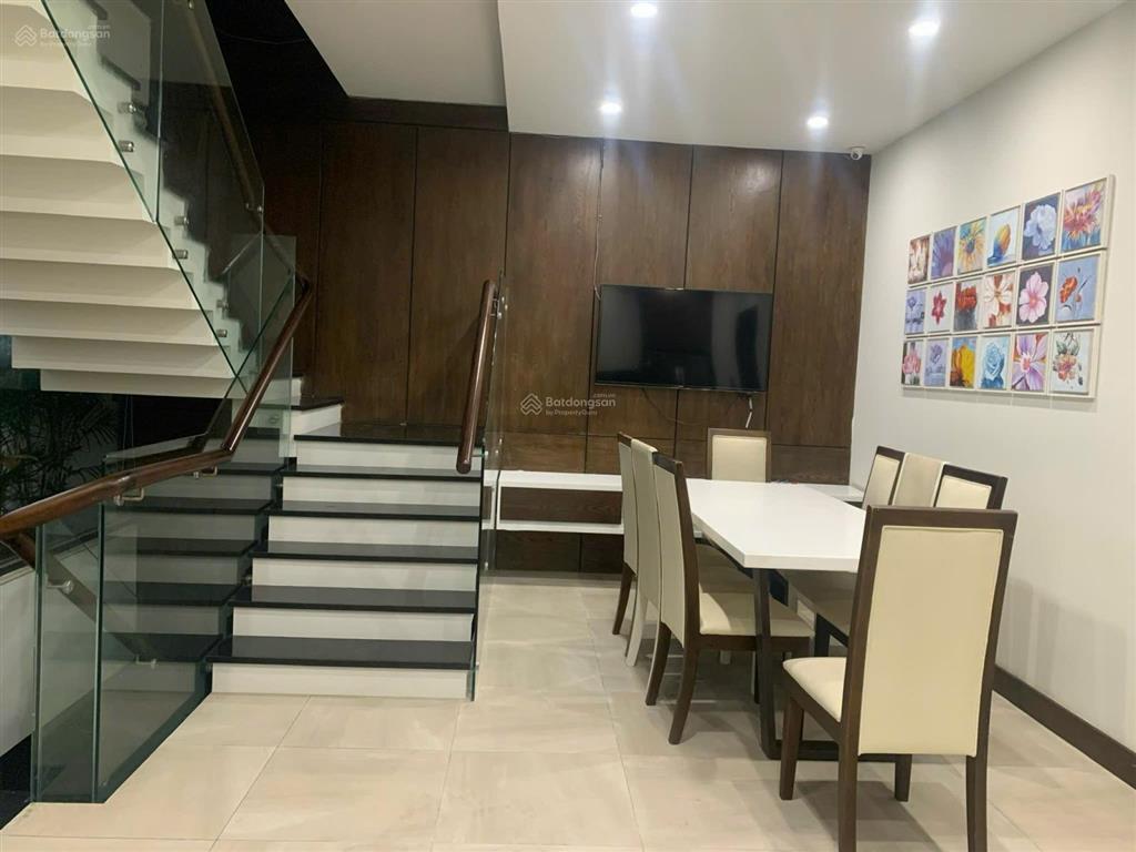 Hùng cát lái  bán nhà phố 1 trệt 3 lầu 1 tum, 7x17m, nhà hoàn thiện gồm 5pn, tặng nội thất, 13 tỷ