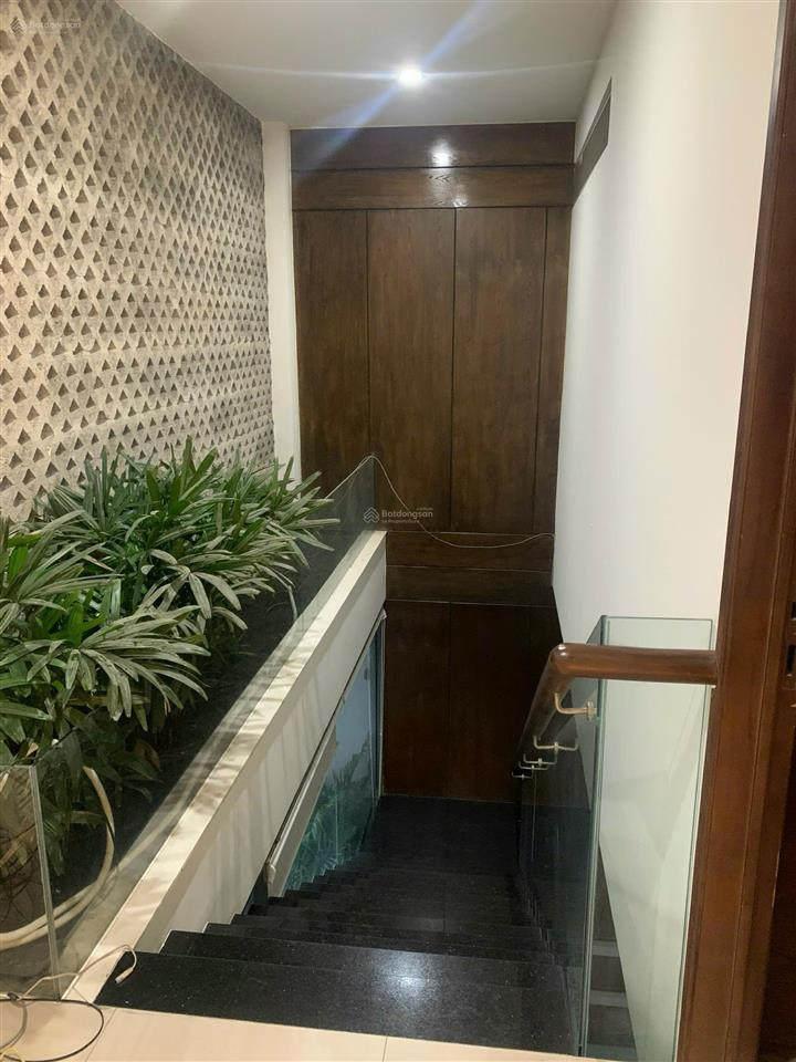 Hùng cát lái  bán nhà phố 1 trệt 3 lầu 1 tum, 7x17m, nhà hoàn thiện gồm 5pn, tặng nội thất, 13 tỷ