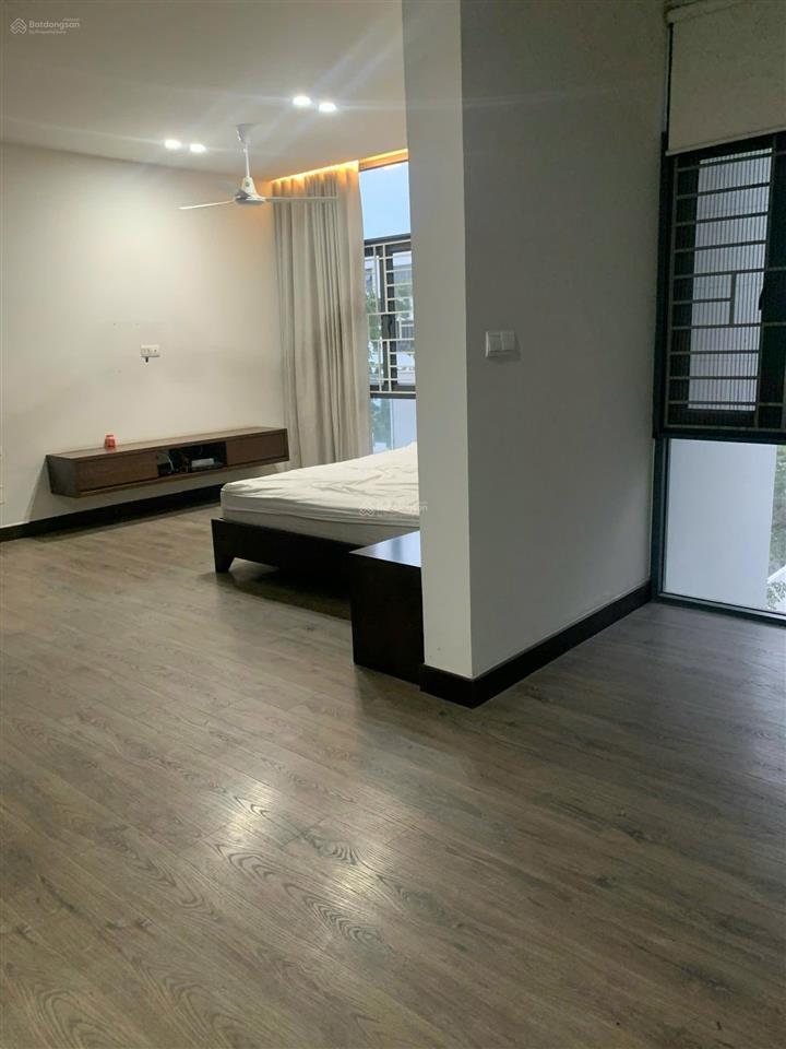 Hùng cát lái  bán nhà phố 1 trệt 3 lầu 1 tum, 7x17m, nhà hoàn thiện gồm 5pn, tặng nội thất, 13 tỷ