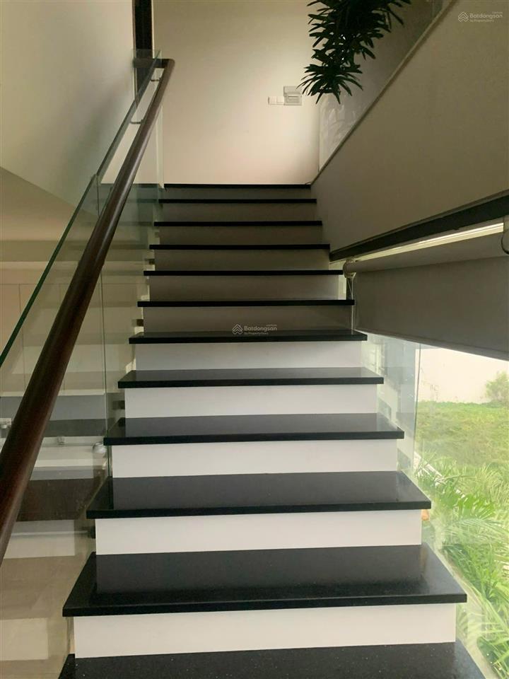 Hùng cát lái  bán nhà phố 1 trệt 3 lầu 1 tum, 7x17m, nhà hoàn thiện gồm 5pn, tặng nội thất, 13 tỷ