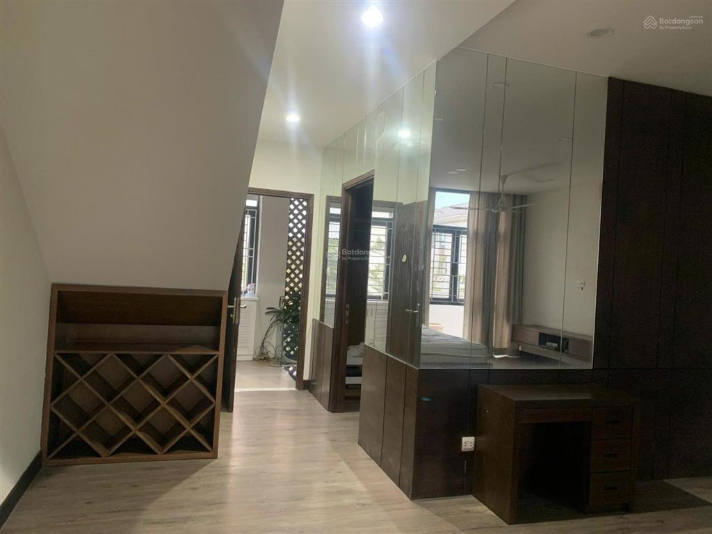 Hùng cát lái  bán nhà phố 1 trệt 3 lầu 1 tum, 7x17m, nhà hoàn thiện gồm 5pn, tặng nội thất, 13 tỷ