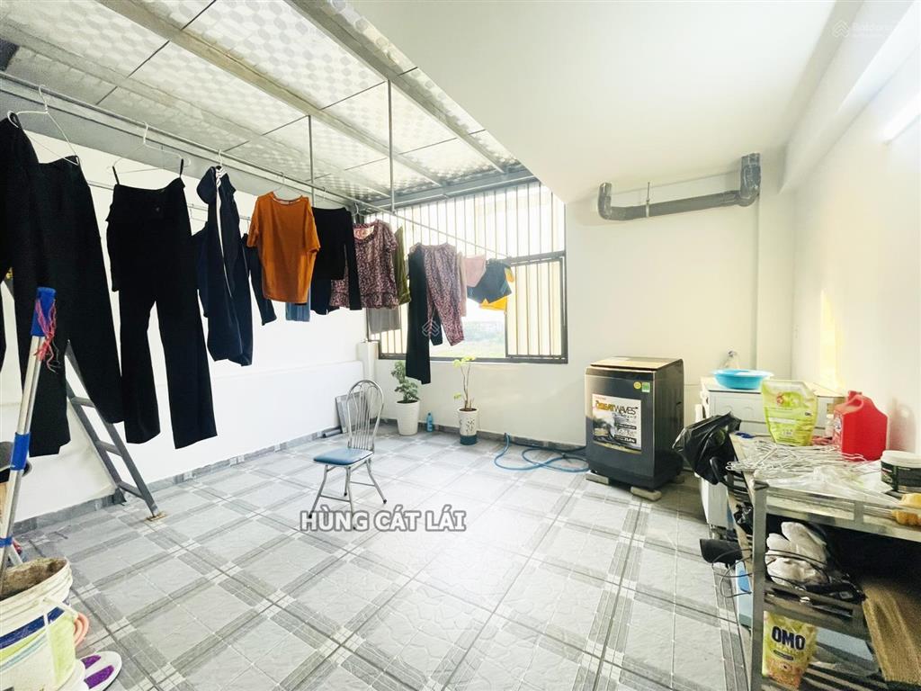 Bán nhà phố 1 trệt 3 lầu cát lái  dt 88.3m2  có thang máy  có hđ thuê 15 tr/th  giá chỉ 9.9 tỷ