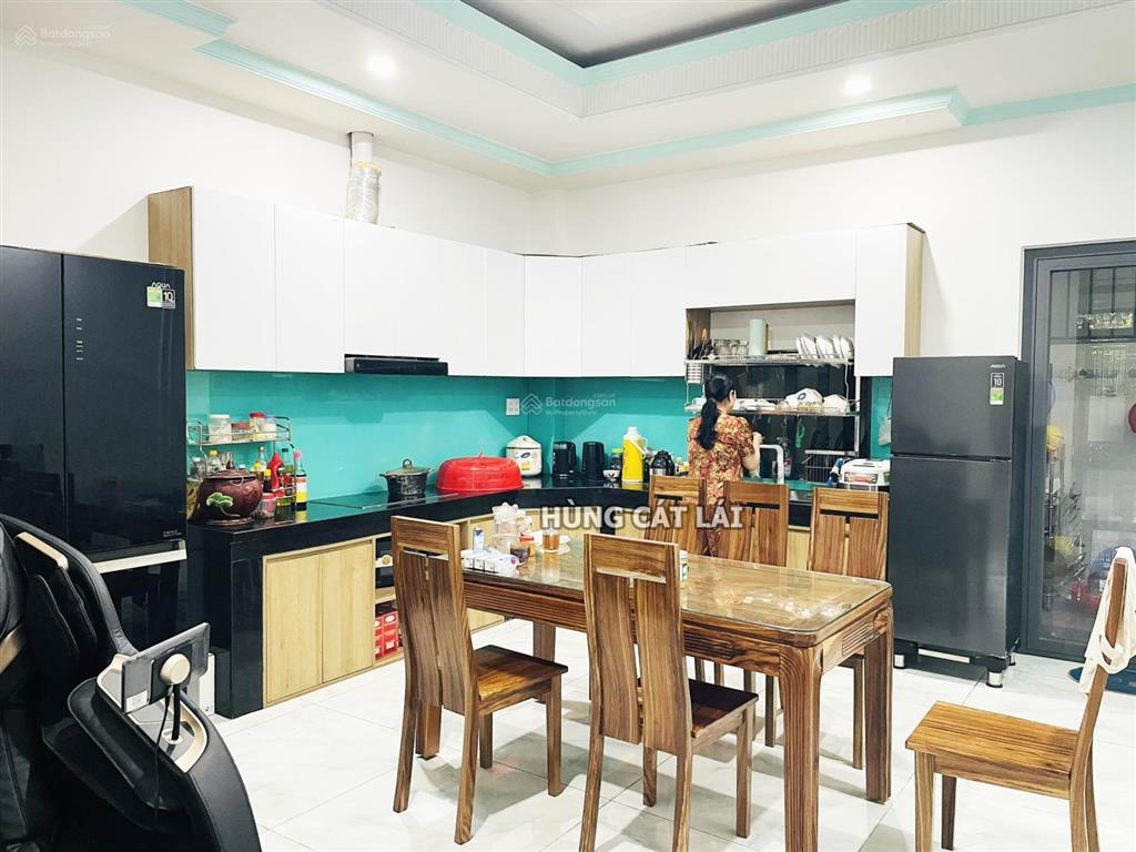 Bán nhà phố 1 trệt 3 lầu cát lái  dt 88.3m2  có thang máy  có hđ thuê 15 tr/th  giá chỉ 9.9 tỷ