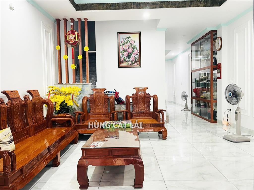 Bán nhà phố 1 trệt 3 lầu cát lái  dt 88.3m2  có thang máy  có hđ thuê 15 tr/th  giá chỉ 9.9 tỷ