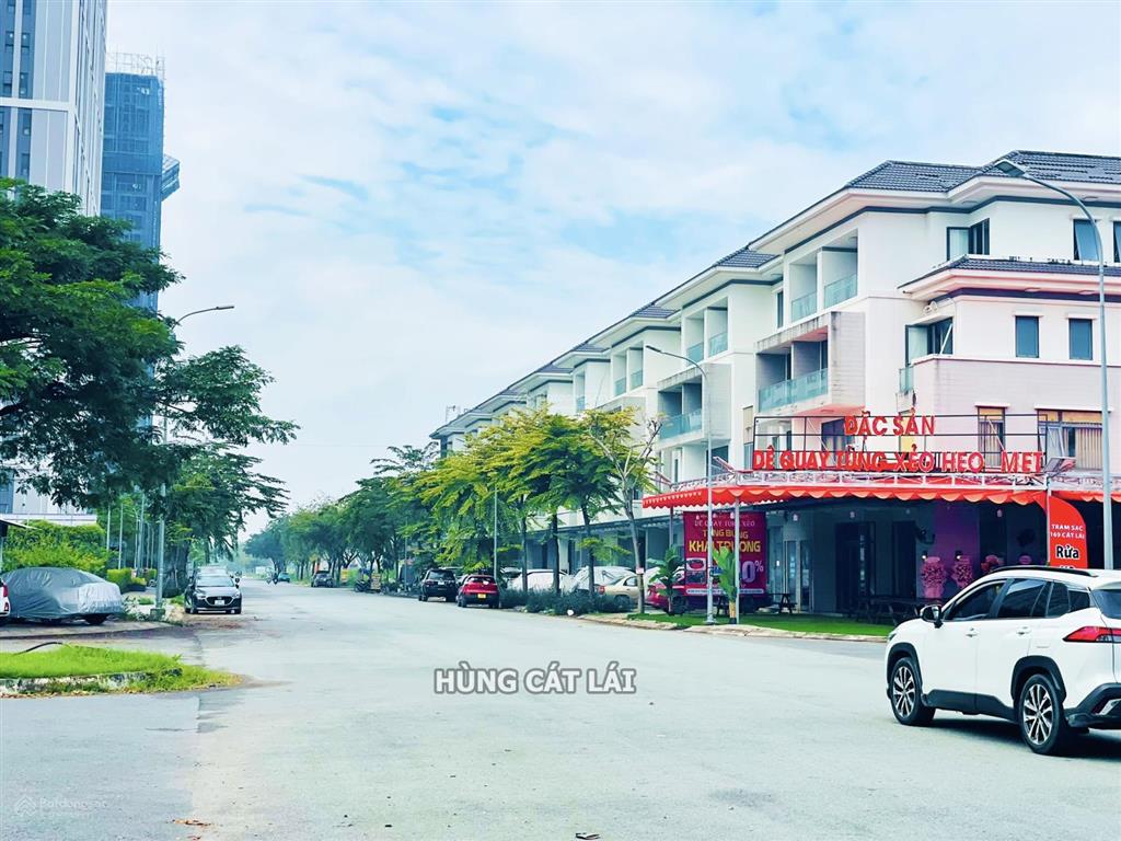 Chỉ có 1 căn duy nhất  nhà phố lavila 2 cát lái  giá 20.5 tỷ  mt đường 22m đối diện citi alto