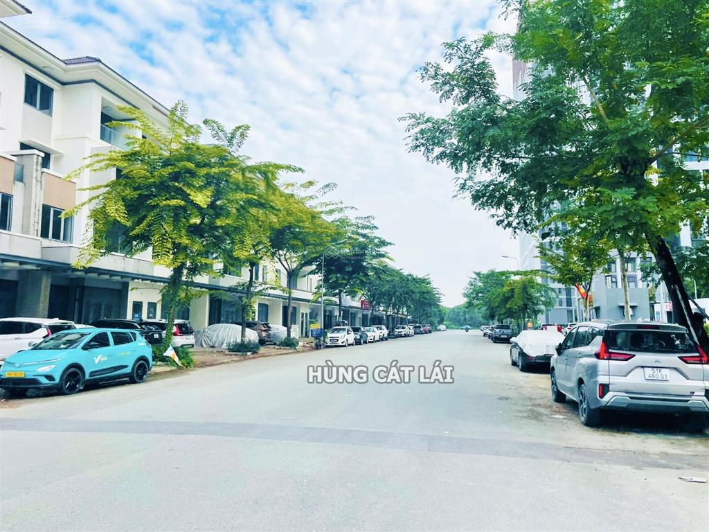Chỉ có 1 căn duy nhất  nhà phố lavila 2 cát lái  giá 20.5 tỷ  mt đường 22m đối diện citi alto