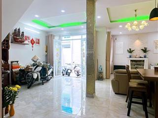 Diện tích lớn rộng rãi cho gia đình có người lớn tuổi