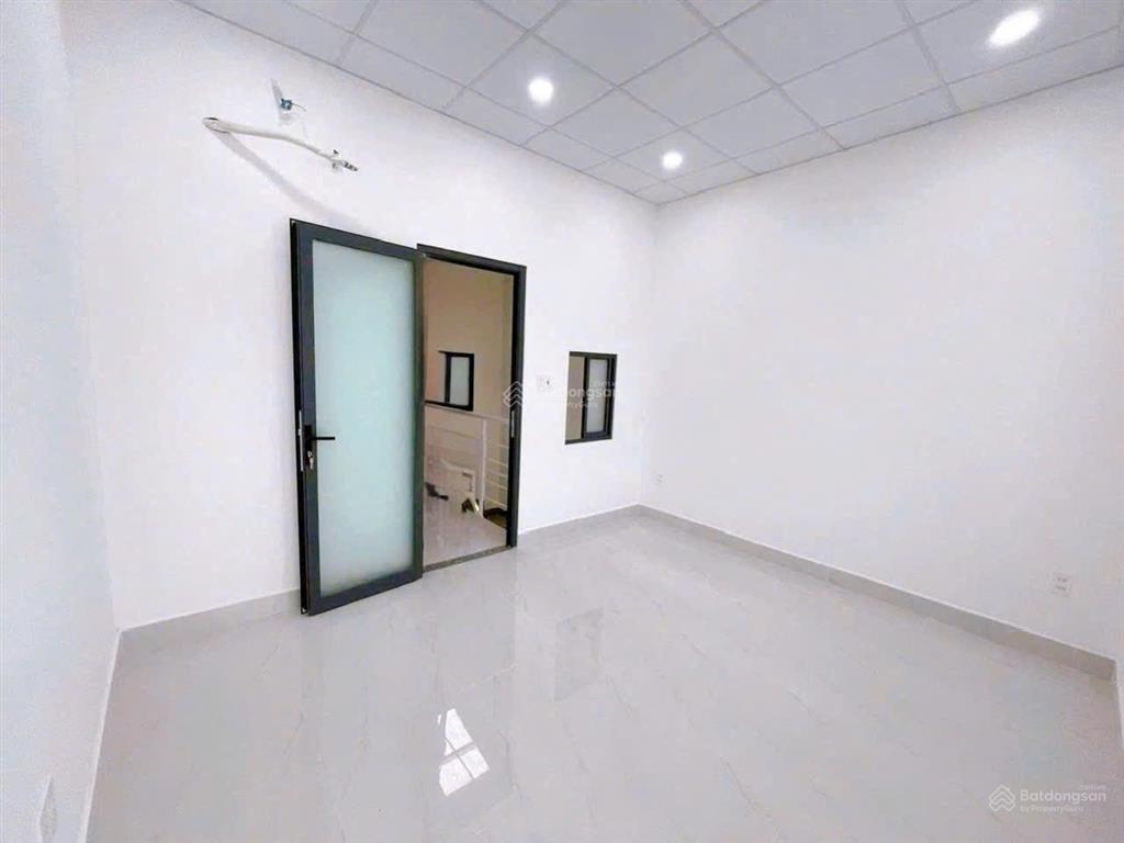 Bán nhà đường nhựa xe hơi tránh vĩnh hội ngang 4m vuông vức