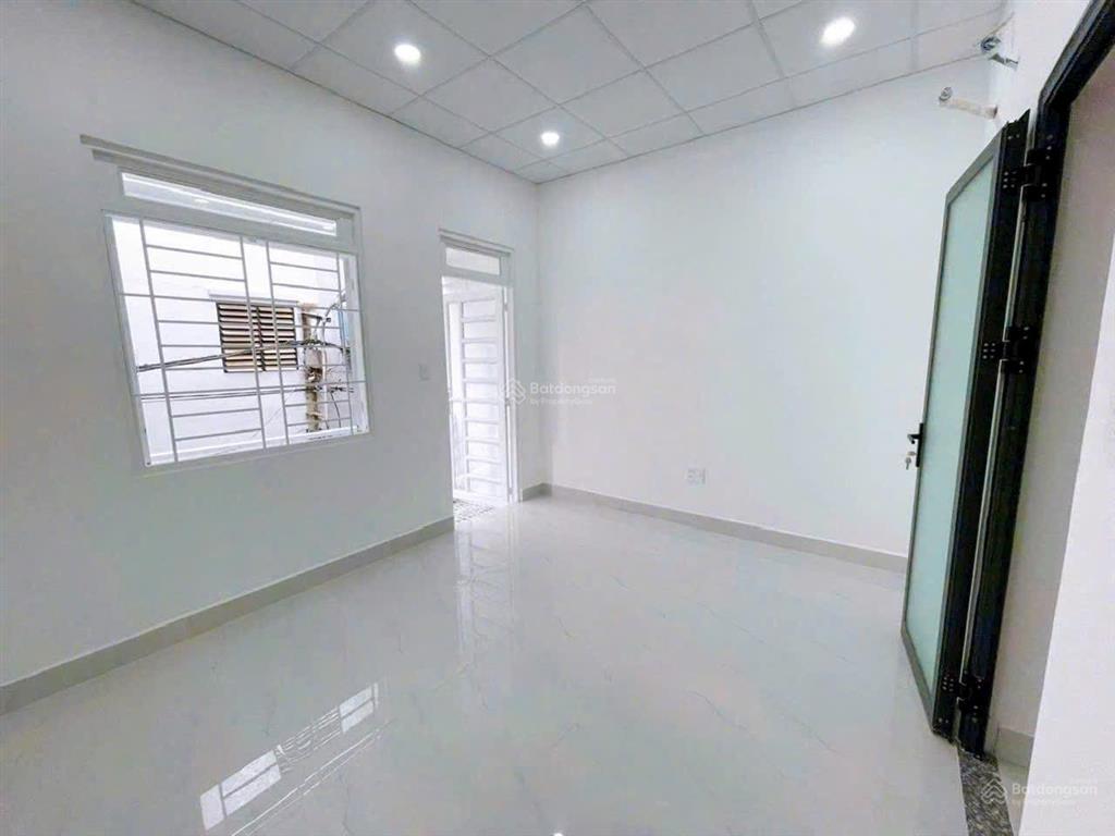 Bán nhà đường nhựa xe hơi tránh vĩnh hội ngang 4m vuông vức