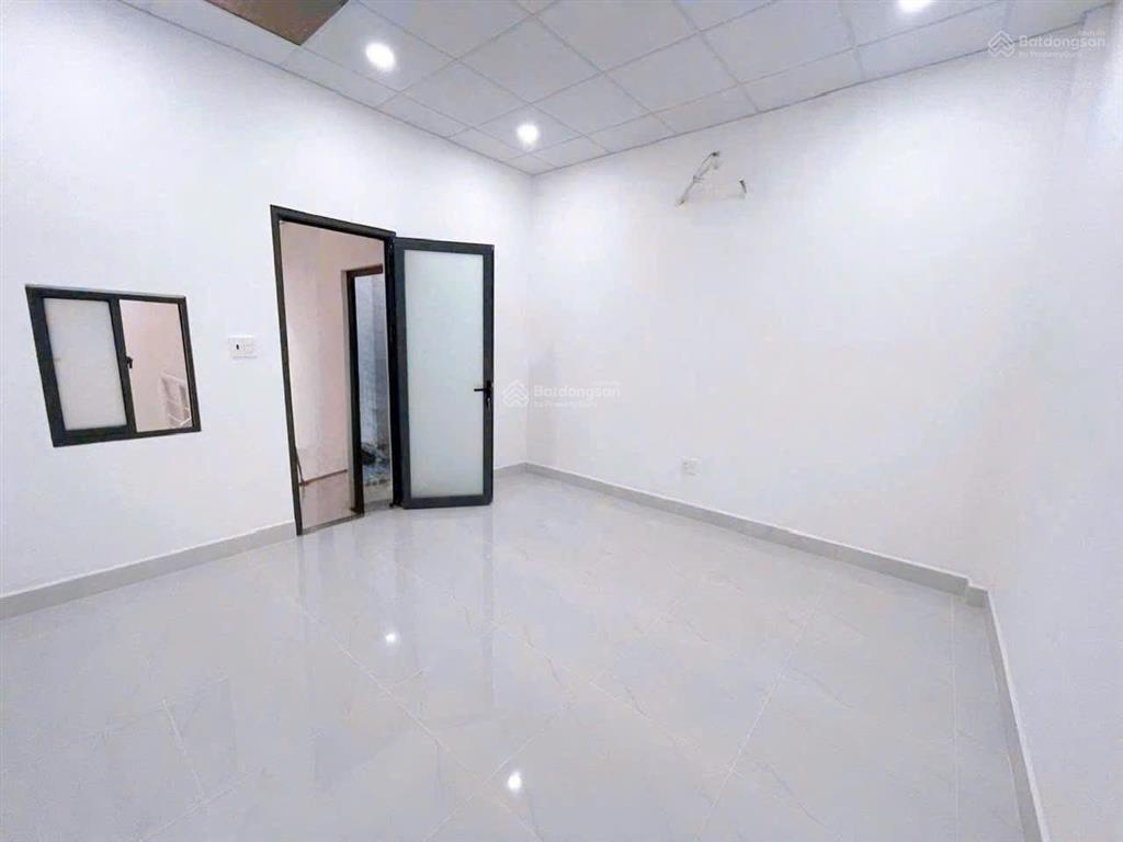 Bán nhà đường nhựa xe hơi tránh vĩnh hội ngang 4m vuông vức