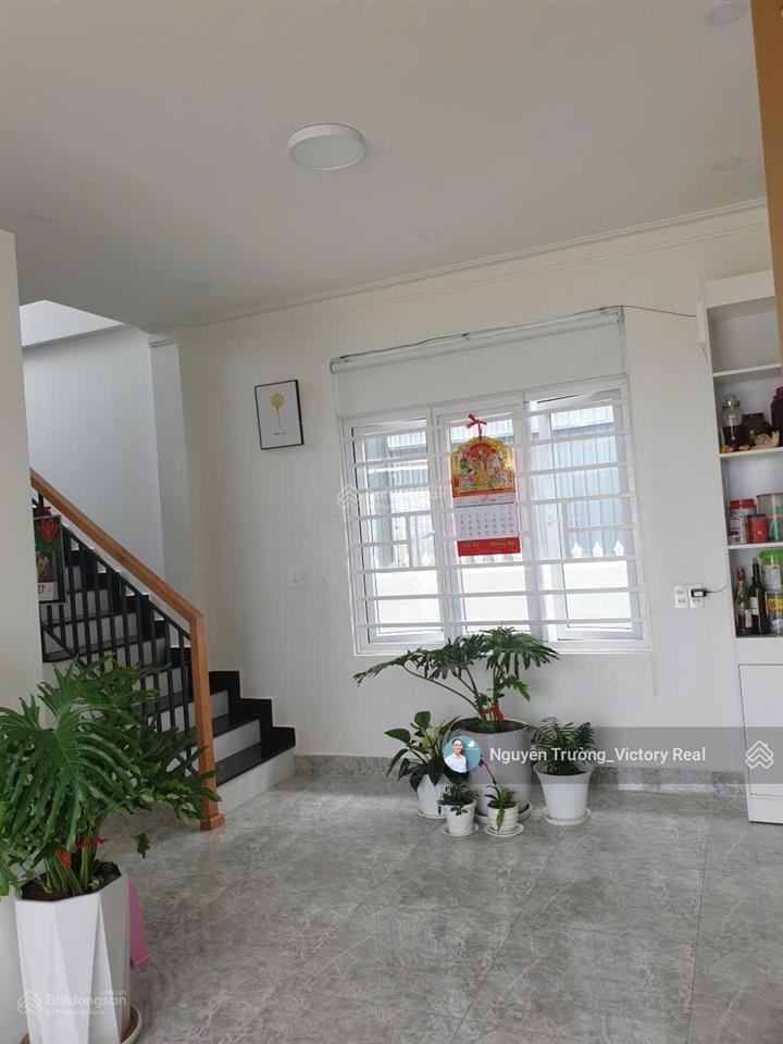 Villa 200m2, 2 mặt tiền view thành phố, giá chỉ 9.5 tỷ
