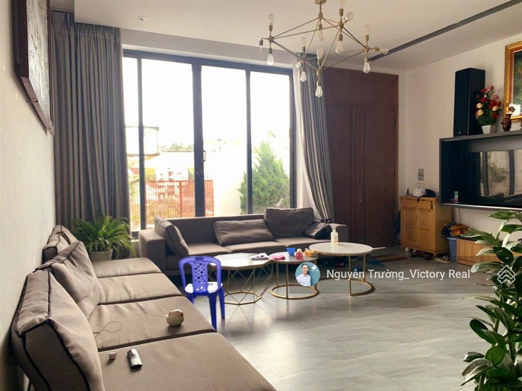Villa 200m2, 2 mặt tiền view thành phố, giá chỉ 9.5 tỷ