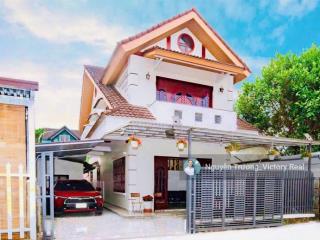 Bán nhà 2 mặt tiền đường ô tô lớn ngay hồ xuân hương, thích hợp nghỉ dưỡng, kinh doanh villa giá rẻ