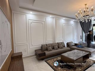 Bán nhà phố mặt tiền đường p.04, trung tâm đà lạt giá chỉ 8.6 tỷ, 1 km tới hồ xuân hương
