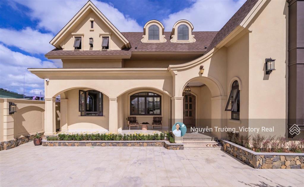 Định cư bán nhanh biệt thự nghỉ dưỡng đẳng cấp p7 đà lạt 300m2, full thổ cư, giá chỉ 16 tỷ