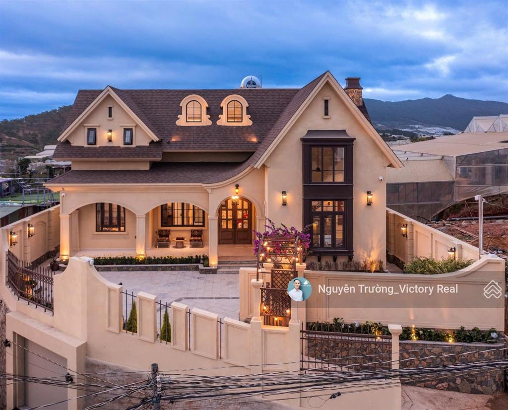 Định cư bán nhanh biệt thự nghỉ dưỡng đẳng cấp p7 đà lạt 300m2, full thổ cư, giá chỉ 16 tỷ