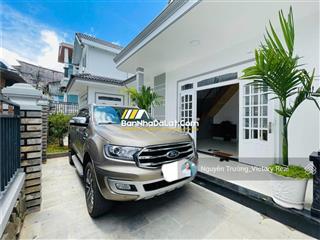 Bán nhà 2 mặt tiền 130m2  full tiện ích trong bán kính 500m  có sân ô tô  chờ chủ mới