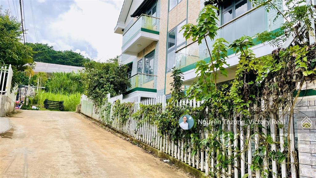 Cần bán villa 11 pn, 3 mặt tiền đường ngô gia tự, đà lạt. vị trí vàng cho đầu tư và nghỉ dưỡng