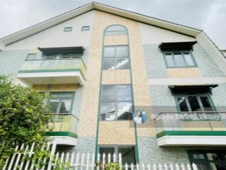 Cần bán villa 11 pn, 3 mặt tiền đường ngô gia tự, đà lạt. vị trí vàng cho đầu tư và nghỉ dưỡng