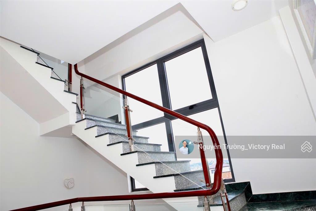 Cần bán villa 11 pn, 3 mặt tiền đường ngô gia tự, đà lạt. vị trí vàng cho đầu tư và nghỉ dưỡng