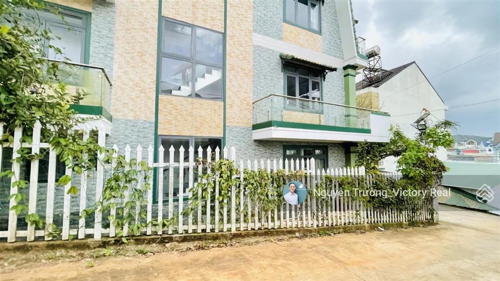 Cần bán villa 11 pn, 3 mặt tiền đường ngô gia tự, đà lạt. vị trí vàng cho đầu tư và nghỉ dưỡng