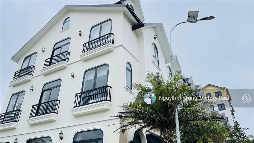 Cần bán biệt thự đường an bình, p3, đà lạt, phòng khách, 8 phòng ngủ, 8 wc