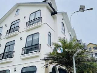 Cần bán biệt thự đường an bình, p3, đà lạt, phòng khách, 8 phòng ngủ, 8 wc