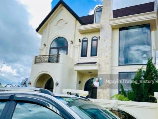 Căn biệt thự khiến cả đà lạt phải trầm trồ  đẹp, độc, sang!