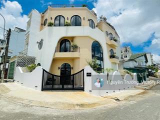 Bán gấp villa góc hai mặt tiền p8, đà lạt giá chỉ hơn 9 tỷ