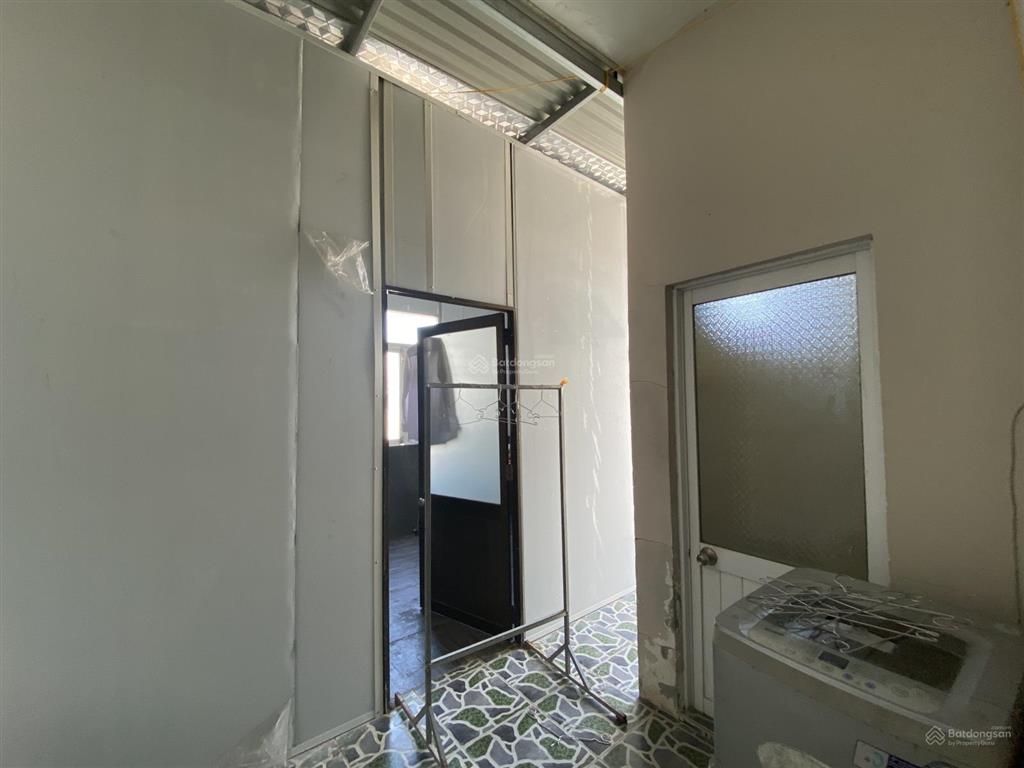 Bán nhà 2 tầng mặt tiền ngay cầu dứa & 7 phòng trọ cho thuê ổn định. dt 226m2 giá rất tốt