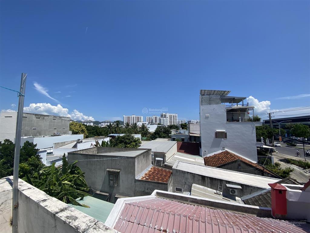 Bán nhà 2 tầng mặt tiền ngay cầu dứa & 7 phòng trọ cho thuê ổn định. dt 226m2 giá rất tốt