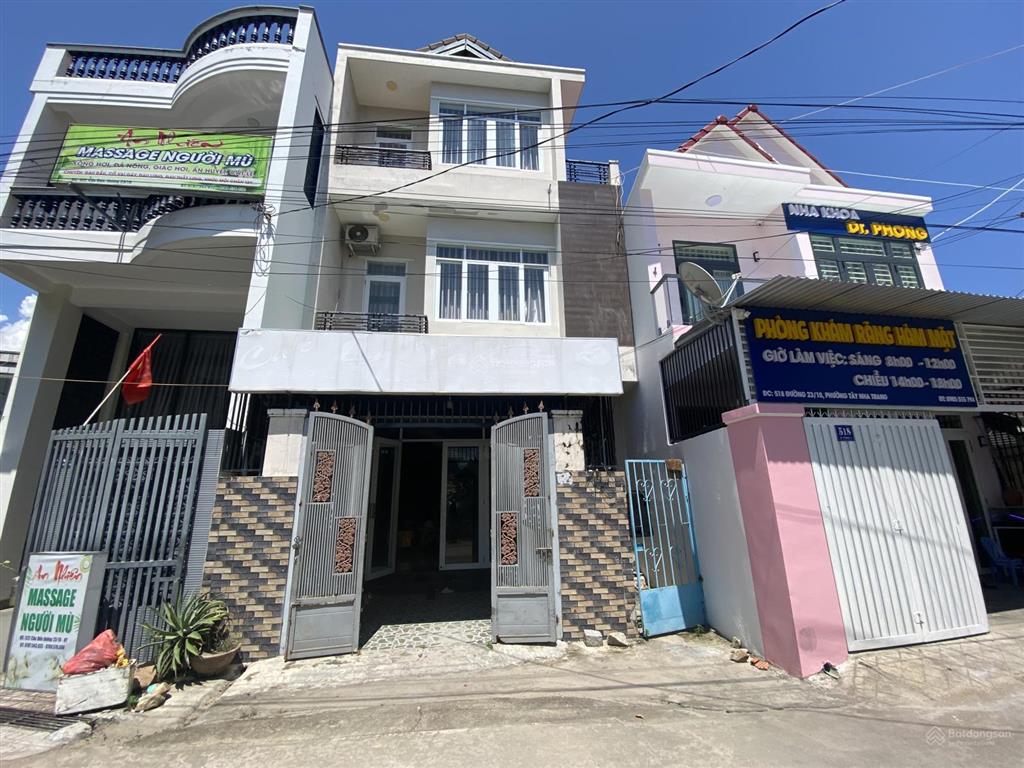 Bán nhà 2 tầng mặt tiền ngay cầu dứa & 7 phòng trọ cho thuê ổn định. dt 226m2 giá rất tốt