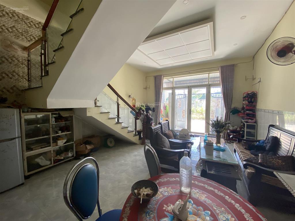 Bán nhà 2 tầng mặt tiền ngay cầu dứa & 7 phòng trọ cho thuê ổn định. dt 226m2 giá rất tốt