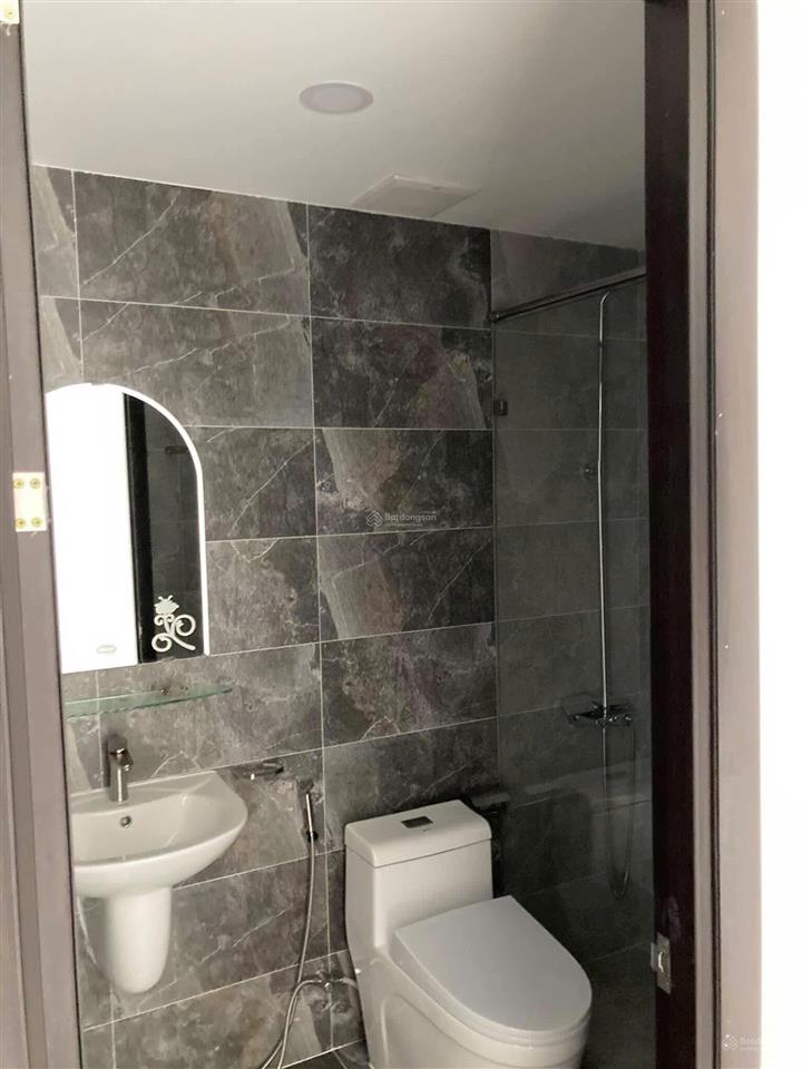 Cần chuyển nhượng ch 1 phòng ngủ nhà full nội thất 54m2 giá 4tỷ2 lavida plus q7