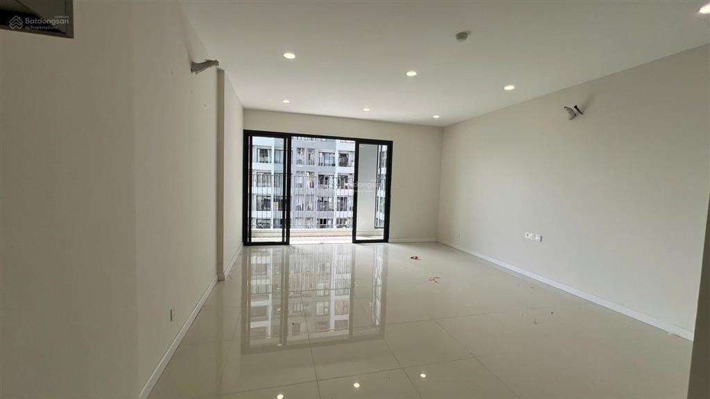 Chuyển nhượng lavida plus officetel 37m2 giá 2.650 tỷ tổng giá sẵn hđ thuê 9tr, nhà htcb view đẹp