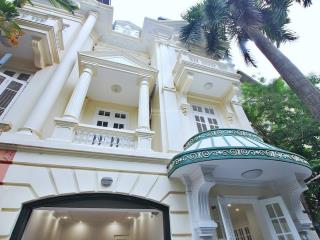 Bán gấp biệt thự 160m2, 75 tỷ tại tô ngọc vân, quảng an, tây hồ, hà nội