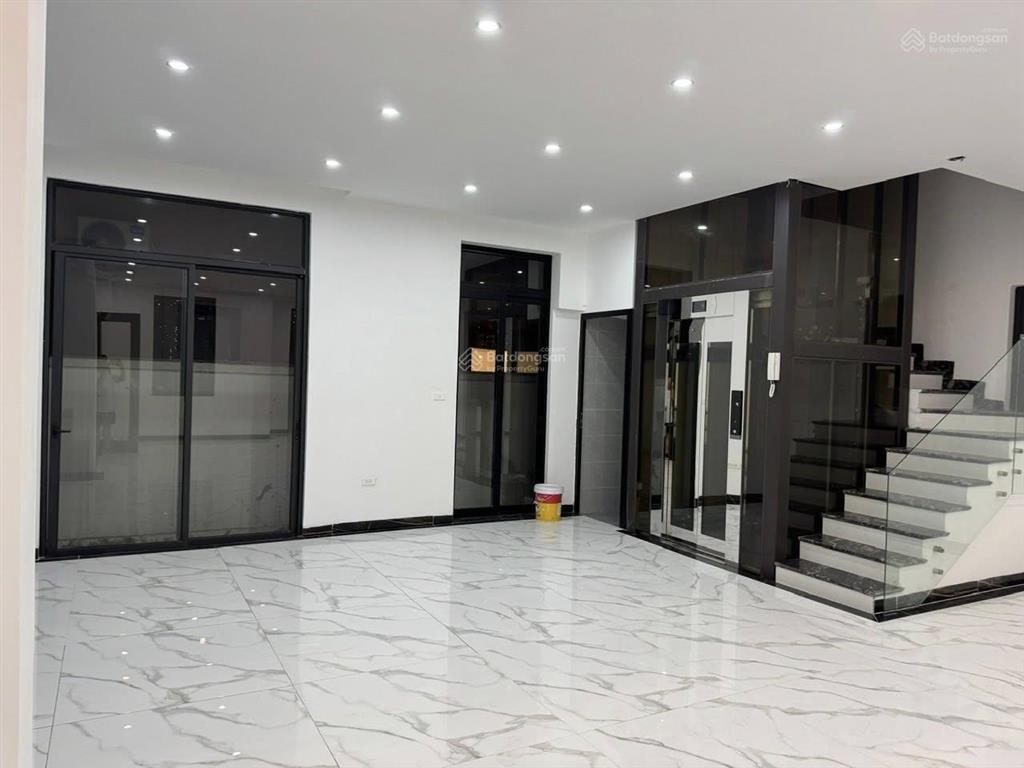 Cho thuê sàn văn phòng tầng 2 và 3 biệt thự đối diện vinshool ocean park 2