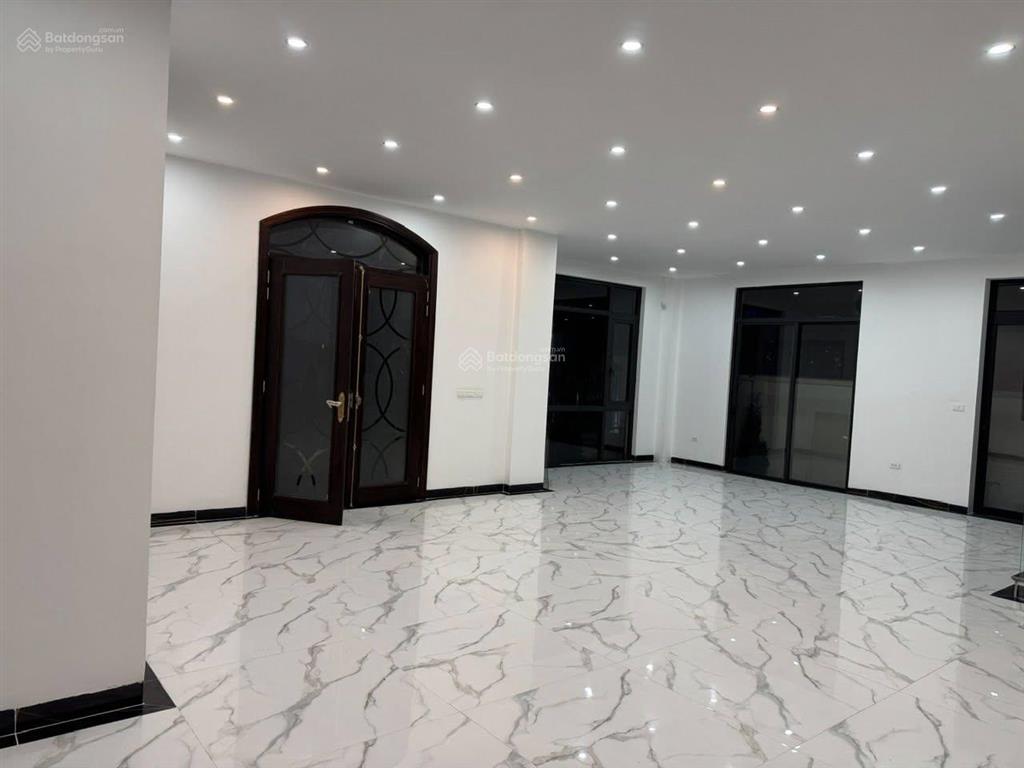 Cho thuê sàn văn phòng tầng 2 và 3 biệt thự đối diện vinshool ocean park 2