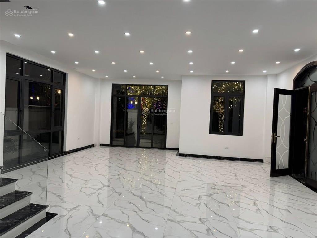 Cho thuê sàn văn phòng tầng 2 và 3 biệt thự đối diện vinshool ocean park 2