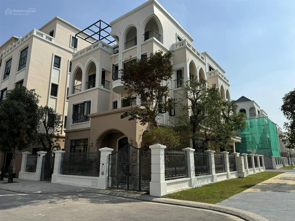 Cho thuê sàn văn phòng tầng 2 và 3 biệt thự đối diện vinshool ocean park 2