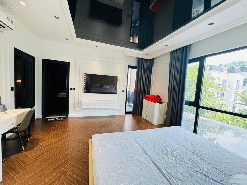 Chính chủ biệt thự xanh villas 265m² căn có đồ có sổ đỏ view gần suối, giá 18,5 tỷ