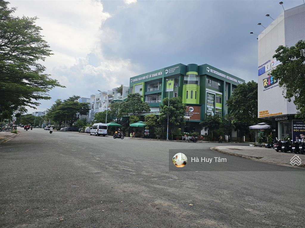 Đất biệt thự góc 2 mặt tiền khang điền sổ hồng riêng xây tự do không theo mẩu, giá chỉ 71tr/m2