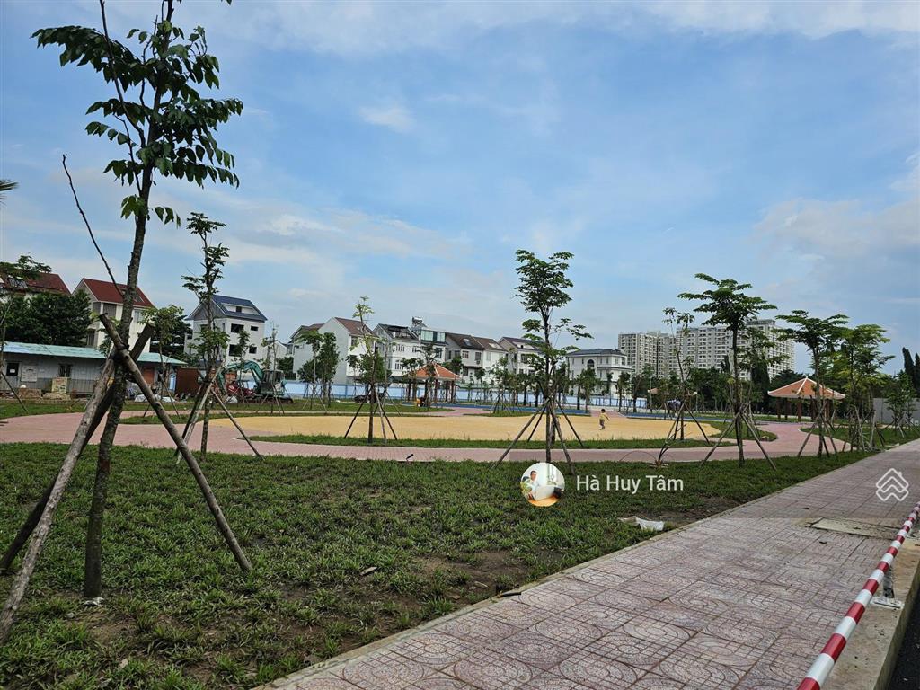 Đất biệt thự góc 2 mặt tiền khang điền sổ hồng riêng xây tự do không theo mẩu, giá chỉ 71tr/m2