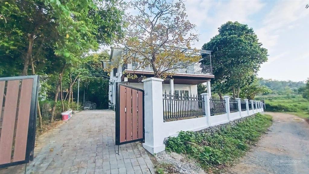 Biệt thự mặt hồ yên bài siêu đẹp