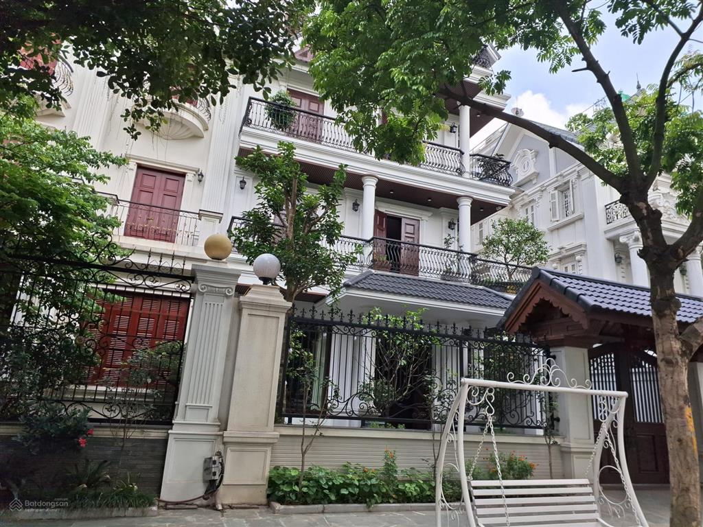 Bán biệt thự đơn lập kđt việt hưng, long biên. an sinh đẳng cấp, view đẹp, dt245m2, mt13.5m, 68 tỷ