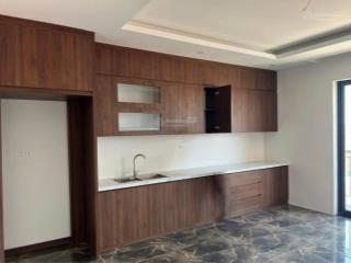 Cho thuê nhà liền kề vĩnh tuy hai bà trưng, s 56m x 5 tầng kd  vp... ô tô tải đỗ cửa.