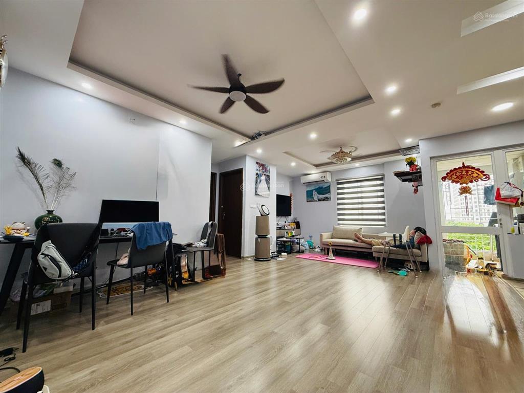 Bán gấp căn 2 phòng ngủ 49m2 đầy đủ nội thất giá chỉ 2,9 tỷ tại ruby city với tiện ích ngập tràn