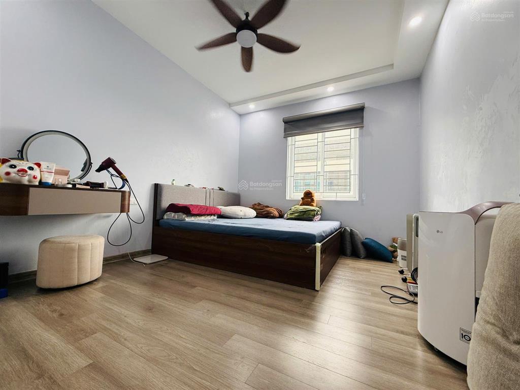 Bán gấp căn 2 phòng ngủ 49m2 đầy đủ nội thất giá chỉ 2,9 tỷ tại ruby city với tiện ích ngập tràn